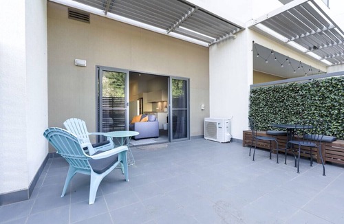 Bruce Apartment | New to VRBO: Stylish studio Apt near AIS and GIO Stadium