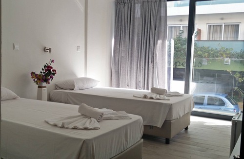 Rhodes Town Hotel | New York Hotel