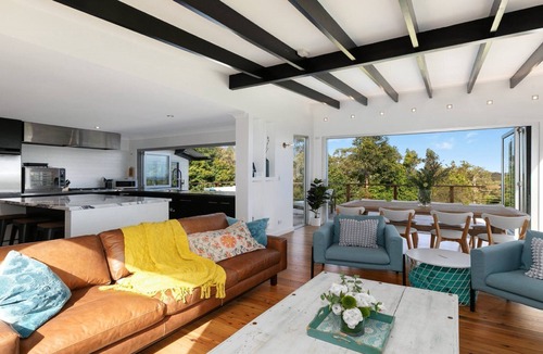 Killcare Heights House | Newly furnished, with ocean views