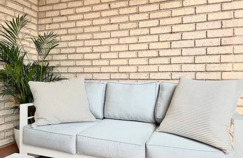 Gosford Apartment | Newly renovated top floor apartment with beautiful views and a pool to enjoy.