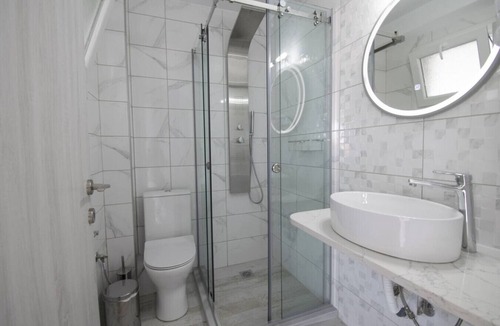 Nikita Bed & Breakfast | Nikiti Central Suites by Travel Pro Services