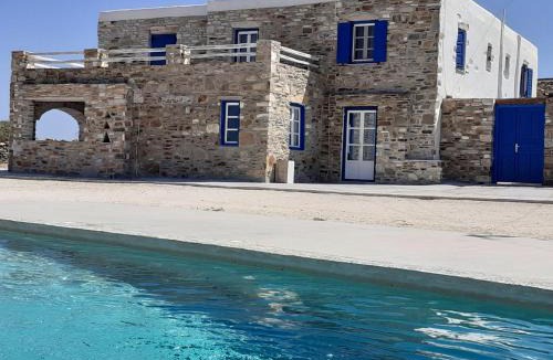 Paros Villa | NikoRamaVilla Paros with swimming poll and BBQ for 21 guests