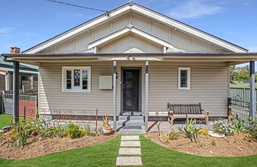 Central Mudgee House | 'Nineteen' Country Convenience in the Heart of Mudgee