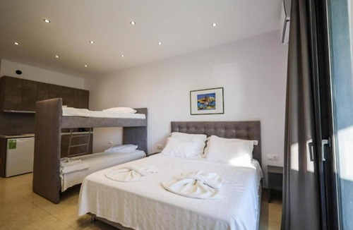 Ormilia House | Nisi House Beachfront Sea View