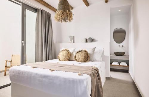 Kithnos Apartment | Niva Pool Suites