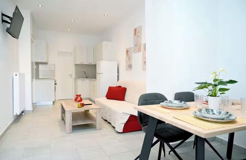 Ermoupoli Apartment | Noa Syros 1 minute away from Square + Free Parking
