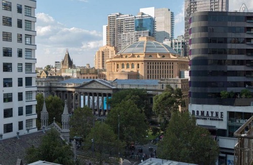 Melbourne Central Business District Apartment | Noah · Central City Location with Views & Parking