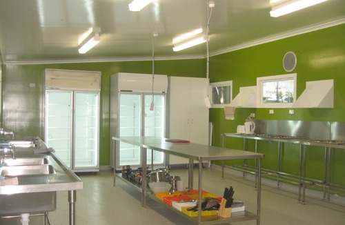 Airlie Beach Hotel | Nomads Airlie Beach