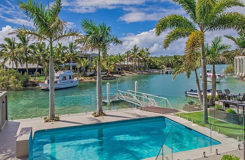 Noosa Heads Apartment | Noosa Sound, waterfront, value for money