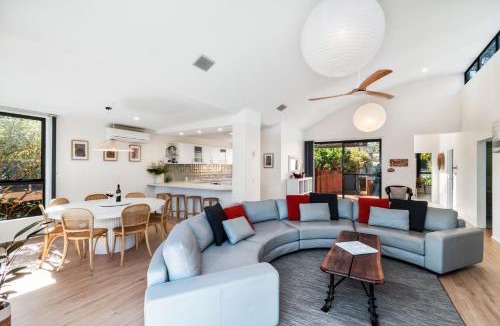 Long Beach House | Northcove Road Clifftop Living