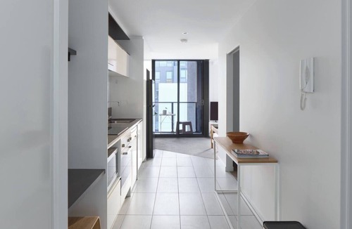 Brunswick East Apartment | Northside Rendezvous A Stylish Couples Hideaway