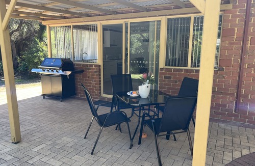 Falcon Cottage | Nutbush Cottage Falcon.