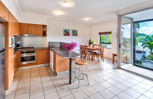 Hamilton Island House | Oasis 1 Hamilton Island - 2 bedroom apartment with golf buggy and transfers