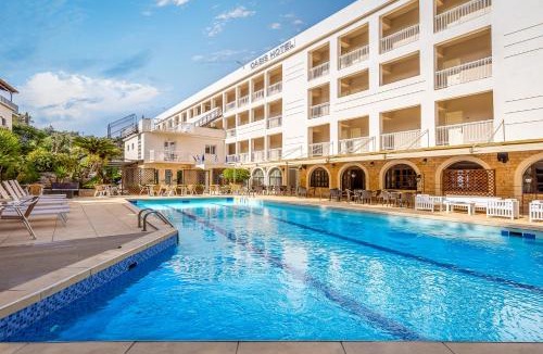 Perama Hotel | Oasis Hotel