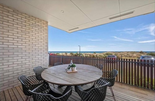 Moana Apartment | Ocean Front 2 Bedroom Apartment Moana