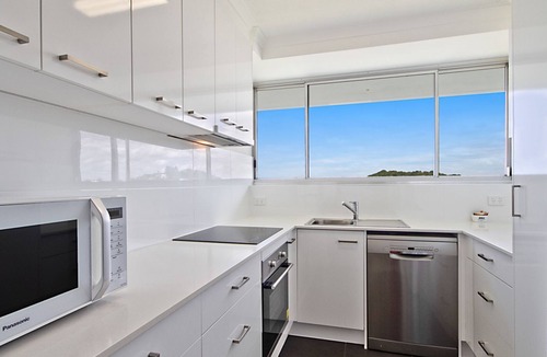 Coolangatta Apartment | Ocean Plaza Unit 835 Beachfront unit right in the heart of Coolangatta with Wi-Fi Inc.