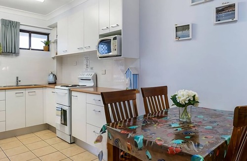 Sawtell Apartment | Ocean Sands 5 is a fully furnished two bedroom unit located on the first floor, next to the beach.