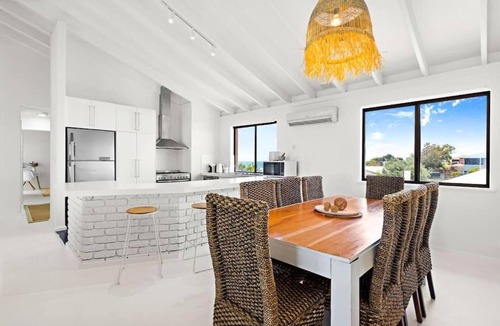 Falcon House | Ocean view family house 5x2 family and living rooms x2 sleeps13 people