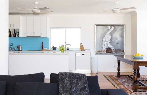 North Bondi Apartment | Ocean view luxury 3 bedroom home with balcony