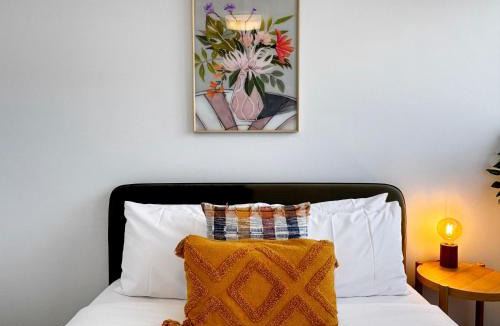 St Kilda Apartment | Ocean View Modern 2 bedroom with Parking in St Kilda