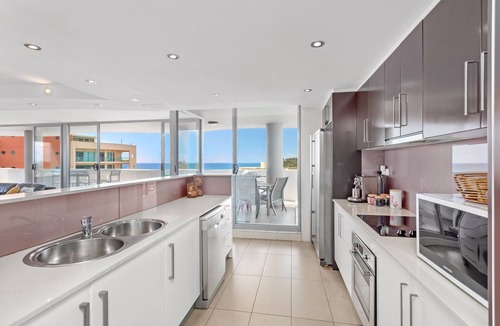 Forster Apartment | Ocean View Penthouse - Stunning Ocean, Coastline, Lake and Mountain View’s