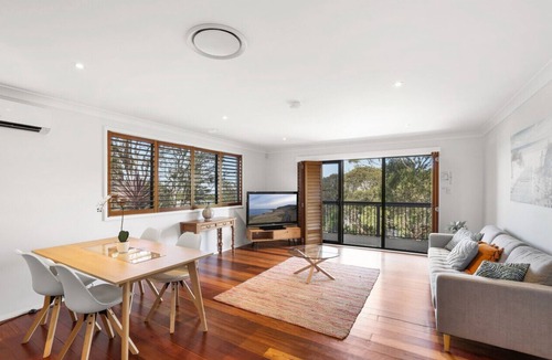 Avalon Beach Apartment | Ocean Vistas - Walk to Beach