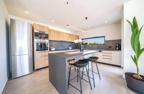 Kato Stalos Villa | Oceanea Villa: Walk to Agia Marina Beach, Shops & Restaurants/Private Pool