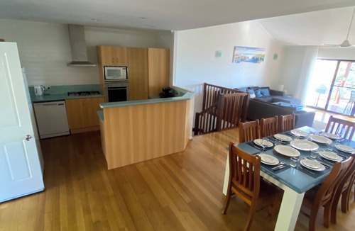 Hamilton Island Apartment | Oceanview’s with Buggy & Transfers by Compass 10