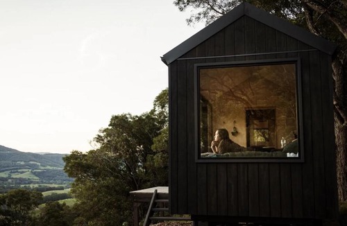 Jamberoo House | Off-Grid Cabin Surrounded by Nature - Hot Tub - Banjo