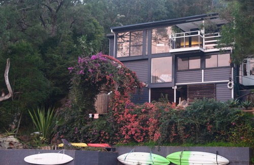 Sydney House | Off grid river house at Beauty Point - instant relaxation - boat access only