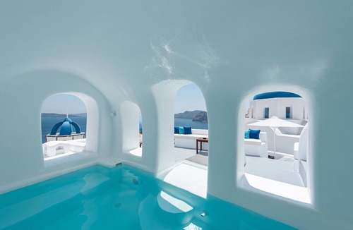 Oia Hotel | Oia Spirit Studios by Mary D Nomikou