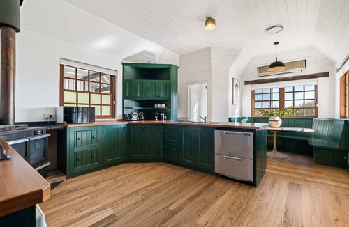 Eglinton House | 'Old Alloway'- 7 Bedrooms/Sleeps 17 -9mins to CBD