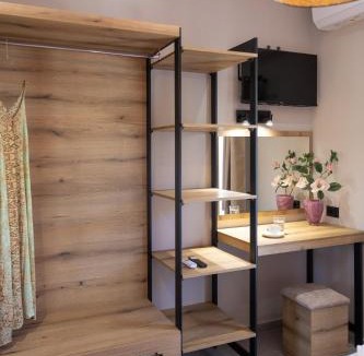 Razata Apartment | Olea Apartments