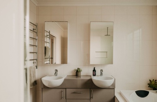 Pambula Beach Cabin | Olga and Alma - 4 bedroom Pambula Beach