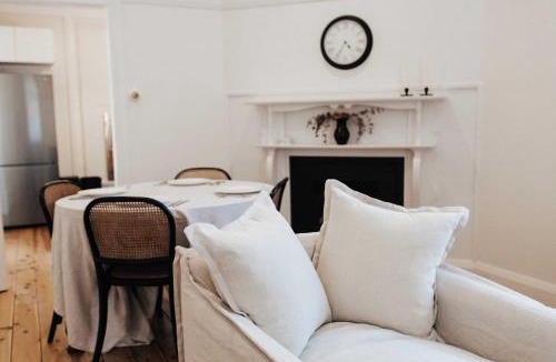 Dubbo House | Olive Cottage - CBD Location, Pet friendly