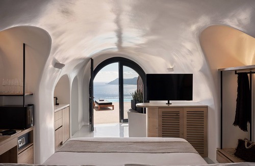 Oia House | Olvos Luxury Suites