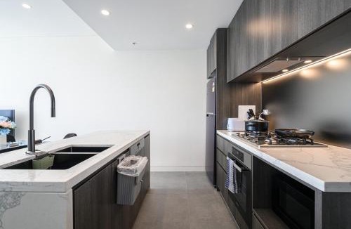 Lidcombe Apartment | Olympic Park Stylish 1BR Apt with Gym Pool good view