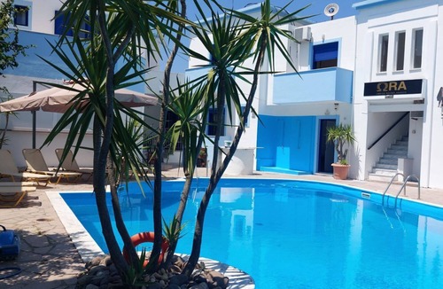 Anaxos Apartment | Omega Rooms Anaxos Family Run Apartments With Pool