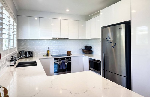 Denhams Beach House | On Munjip Trail to Denhams Beach - Centrally Located South Coast Beach Retreat