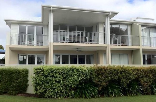 Tin Can Bay Apartment | "On The Bay" At Tin Can Bay