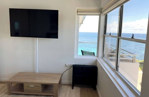Cronulla Apartment | On The Esplanade - Close to beach & Cronulla mall