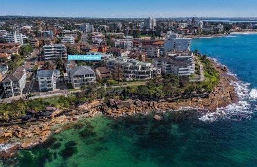 Cronulla Apartment | On The Esplanade - Close to beach & Cronulla mall with Aircon