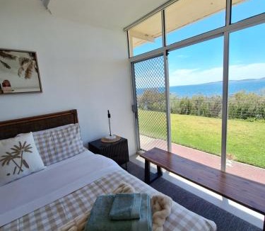 Port Lincoln Apartment | ON THE WATERS EDGE