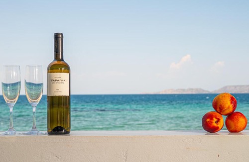 Korinthos Apartment | On The Waves Suites