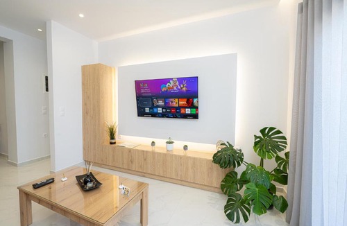 Korinthos Apartment | On The Waves Suites