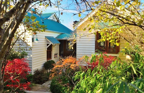 Kangaroo Valley House | ONLY PROPERTY IN THE VILLAGE WITH A POOL AND PRIVATE RIVER FRONTAGE
