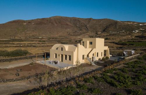 Kamari Villa | Onnos Estate by Thireon