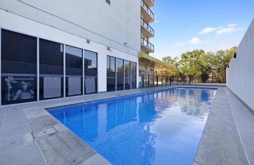 Darwin City Centre Apartment | 'Opal of Darwin' Breezy Living Atop Blue Horizons