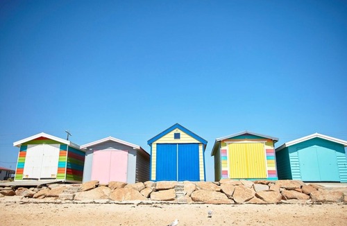 Safety Beach House | Open plan large townhouse with direct access to beautiful beach