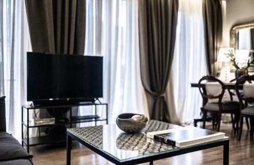 Old Town Apartment | Opus 5 Luxury Apartment in Liston Corfu